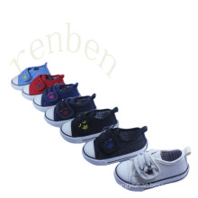 2015 New Sale Children′s Casual Canvas Shoes